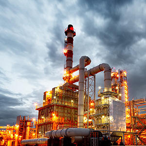 Добыча сырой нефти и природного газа, включая переработку природного газа